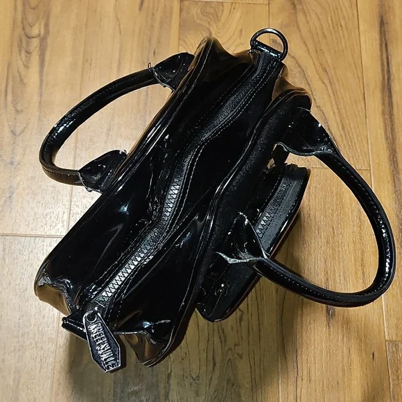 Kreepsville Eyeball Bag - Picture 4 of 14